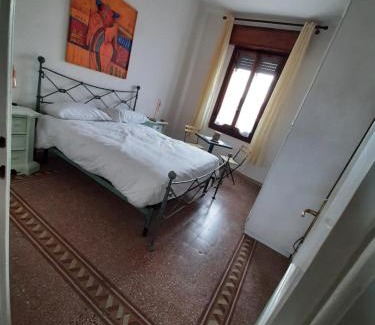 Isolotto Apartment | Mary&Flo House - A due passi dal centro - free private parking