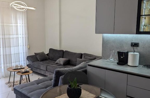 Golem Apartment | Mary's Beach Apartament Qerret