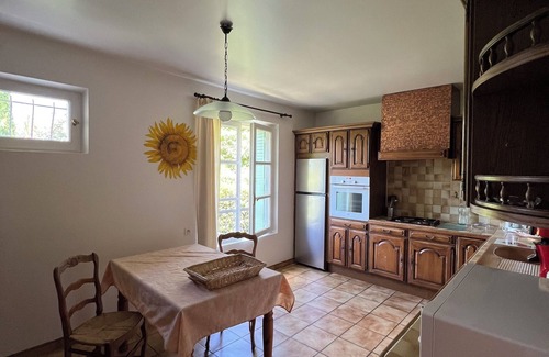 Anduze House | Mas Cévenol charm and comfort paradise for children, athletes and animals