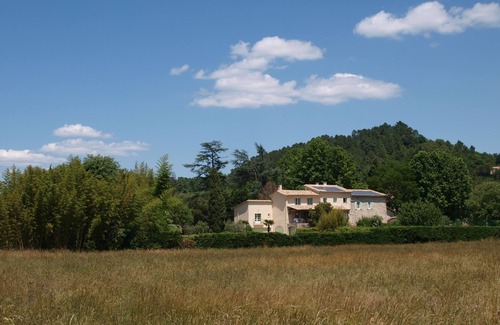 Anduze House | Mas Cévenol charm and comfort paradise for children, athletes and animals