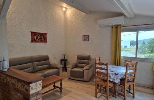 Montredon-des-Corbieres Apartment | Mas de la vigne
