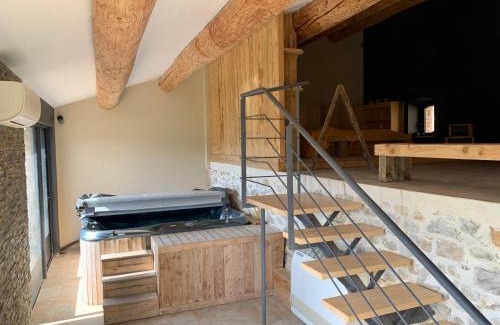Vezenobres House | Mas Des Terres Rouges