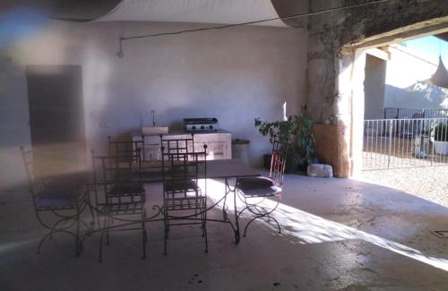 Verquieres Villa | Mas en Provence calme et sérénité piscine chaufffée