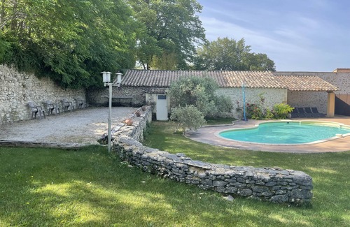 Valreas House | Mas Ferme Montplaisir 4* "vineyard side