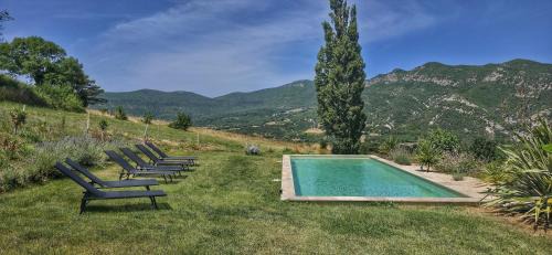 Roche-Saint-Secret House | Mas lysis