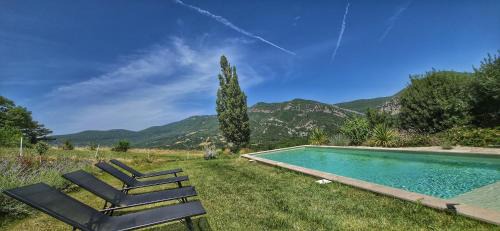 Roche-Saint-Secret House | Mas lysis