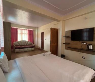 Shimla House | Mashobra Valley with Balcony