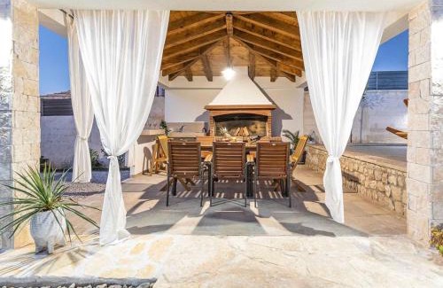 Vrsi Villa | Maslina