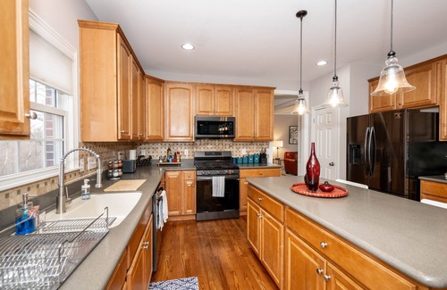 Mason House | Mason Oasis 5 BDR Home Sweet Home - Family-Friendly and Close to King’s Island!