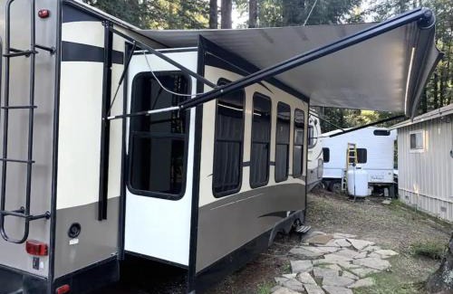 Boulder Creek Cabin | Masoods Lodge