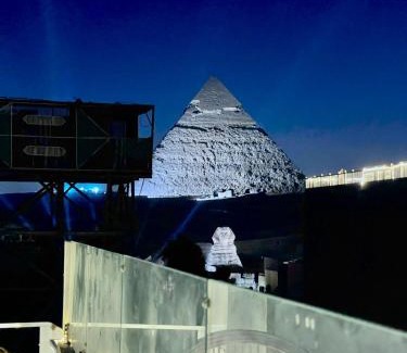 Giza Hotel | mass sphinx & pyramid stay