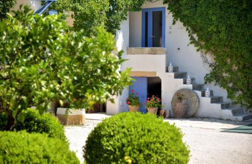 Spongano House | Masseria La Macchiola & Corti del Mito