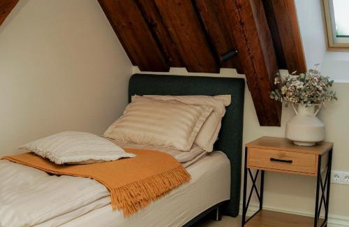 Pohja-Parnumaa Parish House | Massu kiviait
