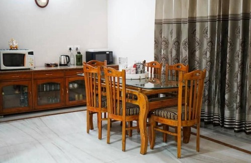 Rishikesh Apartment | Master bed getway, Rishikesh