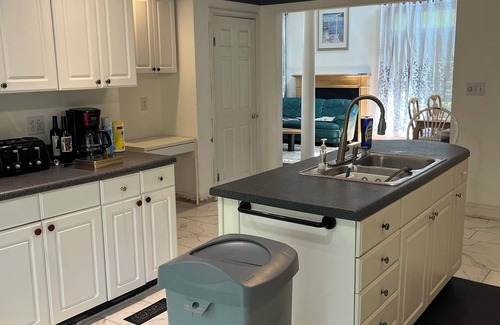 Richmond House | Master bedroom in Richmond's West End - zip code 23294