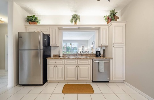 Cypress Lake Condo | Master Planned Gated Community, Sports Park, Pool, Fitness Center- Condo Daffodil- Roelens Vacations