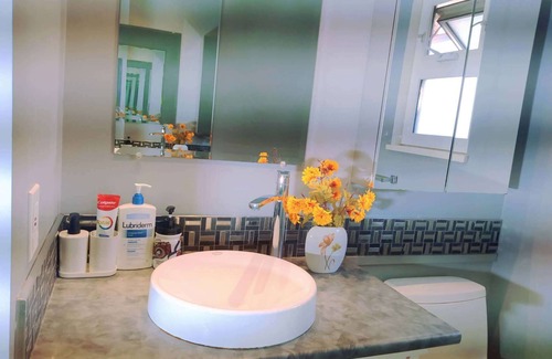Richmond House | Master room with Private washroom