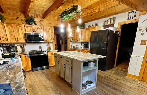 Grovetown Cabin | Masters sleeper home rental! 3-bedroom cabin. Relax and unwind.