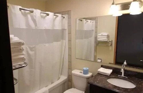 Napanee Hotel | Masterson's Motel