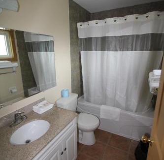Napanee Hotel | Masterson's Motel