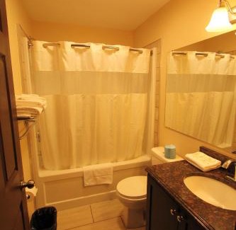 Napanee Hotel | Masterson's Motel