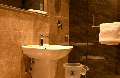 Palampur Hotel | Mastiff Villa Camellia - A Tea Estate Hotel