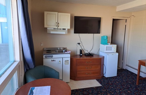 Drayton Valley Hotel | Matador Motel
