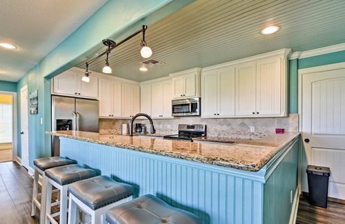 Matagorda House | Matagorda Townhome w/Deck, Views, Pool Access