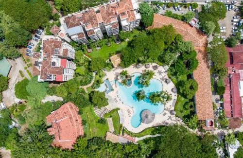 Tamarindo Apartment | Matapalo Diria 103 - Luxury 2BR Pool & Beachside