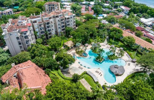 Tamarindo Apartment | Matapalo Diria 103 - Luxury 2BR Pool & Beachside