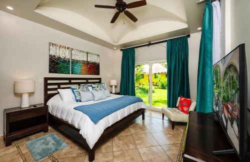 Tamarindo Apartment | Matapalo Diria 103 - Luxury 2BR Pool & Beachside