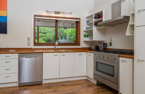Matapouri Cottage | Matapouri Hideaway - Matapouri Holiday Home