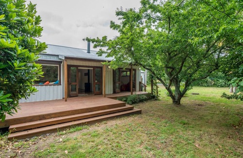 Matapouri Cottage | Matapouri Hideaway - Matapouri Holiday Home