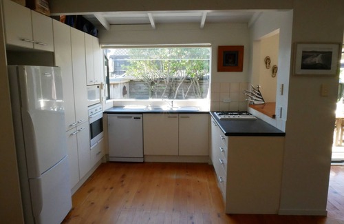 Matarangi House | Matarangi Coastal Retreat - One back from the beach