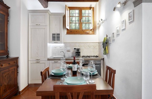 Oltrarno Apartment | Mathilde, Lovely 2 Br Apartment With Garden By Halldis