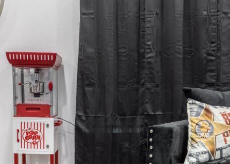 Old East Dallas Apartment | Matinee Madness Studio In Lower Greenville