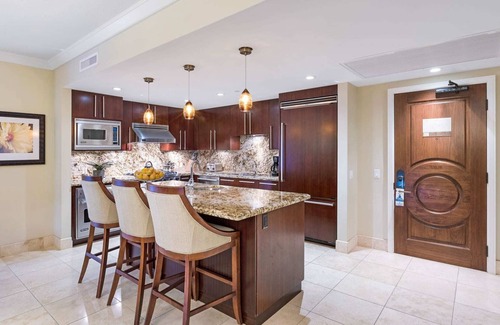 Honokowai Condo | Maui Resort Rentals: Honua Kai – 7th Floor, 6 Full Bedrooms, Stunning Ocean Views from Every Room!