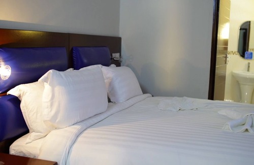 Maun House | Maun Executive Inn