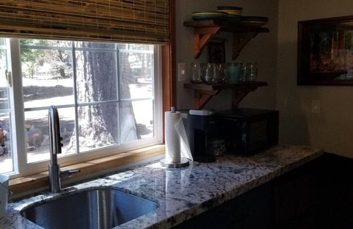 Glencoe Apartment | Maura's She Shed at the Trails End" private studio in the mountains.
