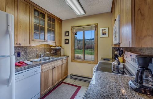 Clark Cabin | Maverick - 2 bedroom, 2 bath cozy cabin with kitchen. Has park and pond views