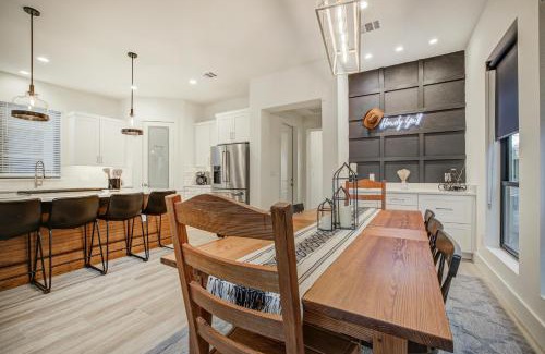Mahncke Park House | Maverick's Pool Paradise