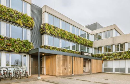 Hoofddorp Hotel | Maxhotel Amsterdam Airport Schiphol - Recently Renovated