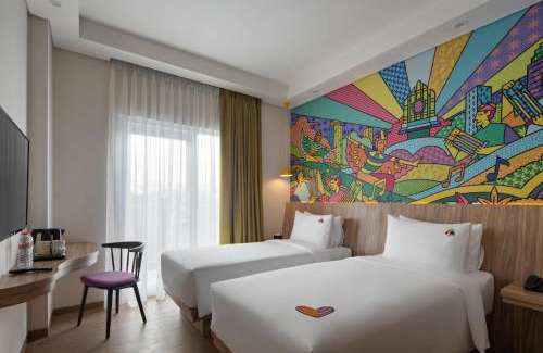 Bekasi Hotel | MaxOneHotels at Kota Harapan Indah-Bekasi