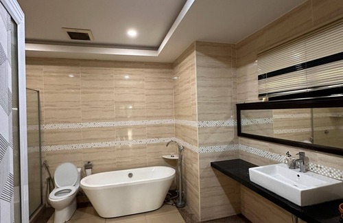 Jambu Hotel | MAXWELL INN LUXURY HOTEL