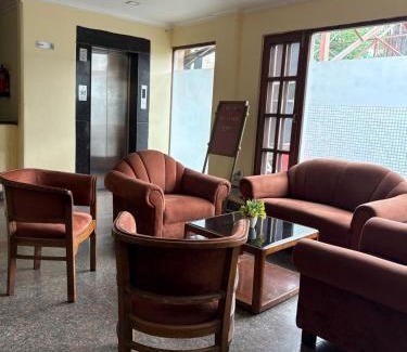 Mandi Hotel | May Fair