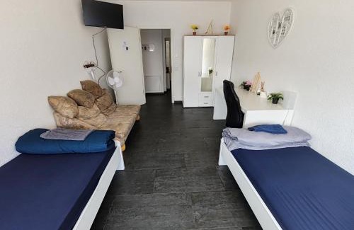 Heilbronn House | Maya Zimmer Zentral & Praktisch