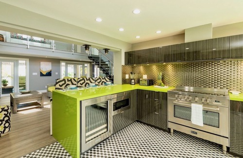 Downtown Condo | *MAYA’S SECRET TREASURE @ DUVAL* Private Pool & Balcony over Duval + LAST KEY
