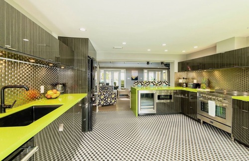 Downtown Condo | *MAYA’S SECRET TREASURE @ DUVAL* Private Pool & Balcony over Duval + LAST KEY
