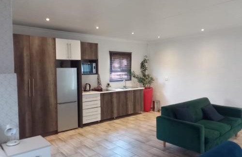 Alberton House | Mayberrypark Guest lodge