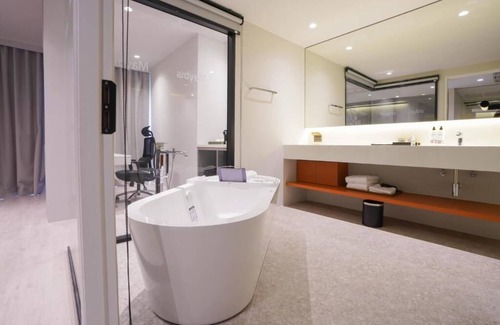 Mueang Samut Prakan District Hotel | Maybis Hotel